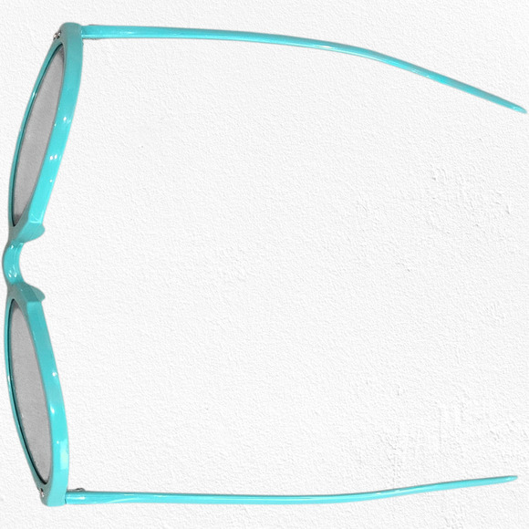 1960s Vintage Aqua Blue Mod Sunglasses Riveted Round Frame Retro Mod Eyewear - Picture 3 of 14